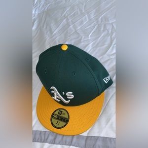 COLOR:GREEN AND YELLOW
